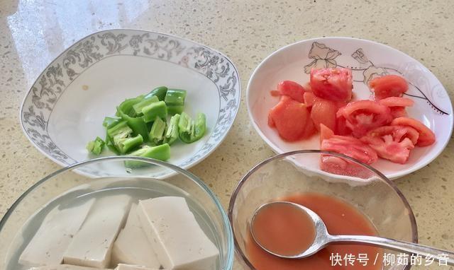  美味|如何将番茄和豆腐完美地结合在一起做成美味的下饭菜