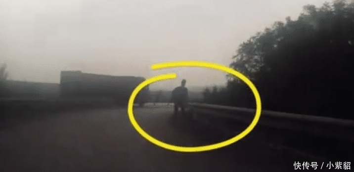  身份证|准丈母娘拒绝留宿，小伙无奈徒步回返：没吃没喝走了20小时100公里