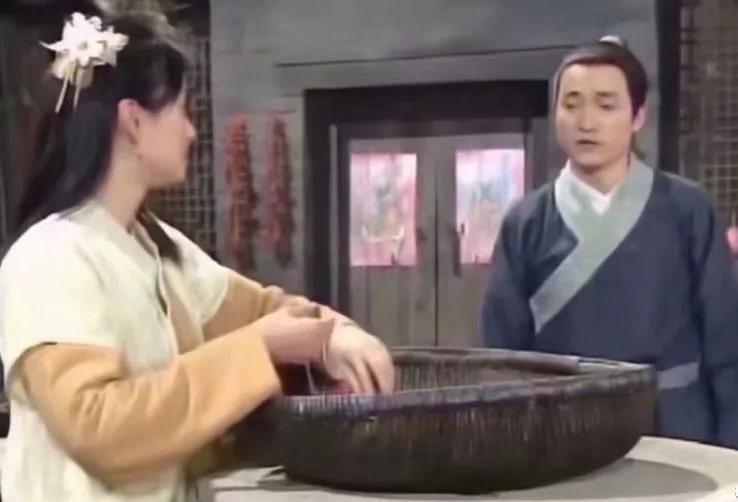 打开|以为女友家只是一般富裕,直到打开他爸的U盘...我懵了,哈哈哈