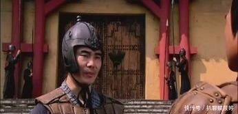 离去|皇帝请丞相吃饭却不给筷子,丞相吃完后离去,皇帝说:此人不能留