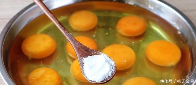 臭豆腐|鸡蛋最罕见的吃法,看着没食欲,但是吃起来真香,和臭豆腐一样