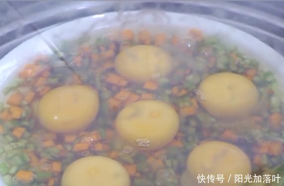 食用|鸡蛋还在煮着吃,炒着吃吗这样做既方便又美味,小朋友特别爱吃