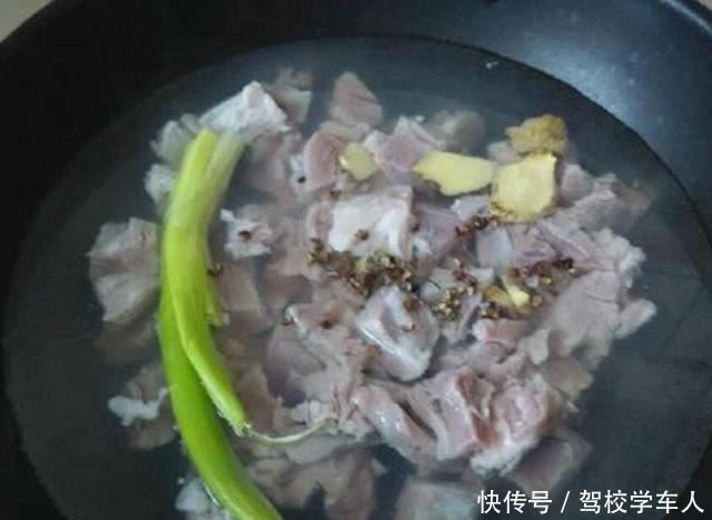 血腥味|肉类只要是焯水,一定要学会技巧,肉腥味才能祛除的干干净净