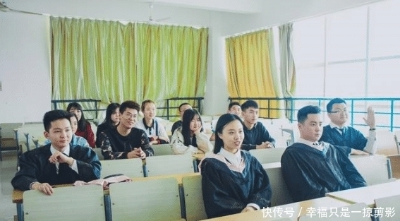  处好|过来人的忠告：大学4年和这4类人处好关系，日子会滋润不少