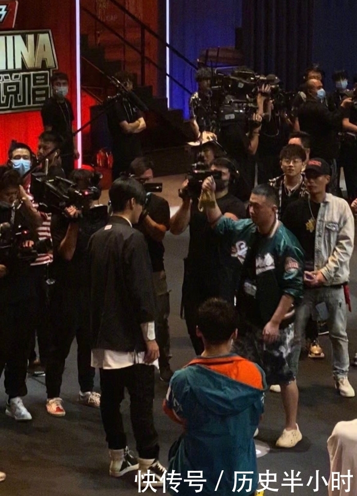 吴亦凡|《中国新说唱》海选,药水哥凭实力晋级,吴亦凡亲手发的链子