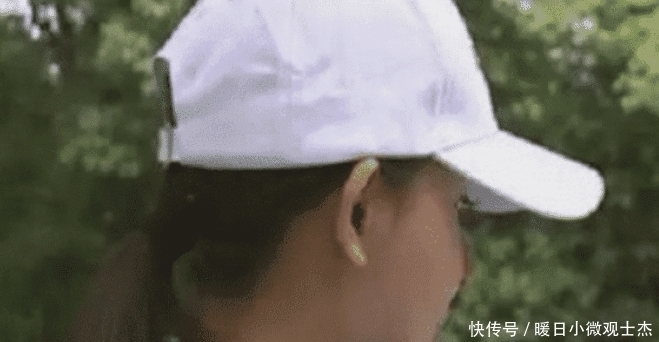 王女士|女子聚会时点8道菜付11284元，一盘豆芽两千块，老板无土栽培茅台当水浇