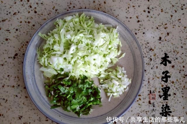 小龙虾|家人爱吃的一款“懒人饭”,简单省事,外酥里糯,鲜味十足