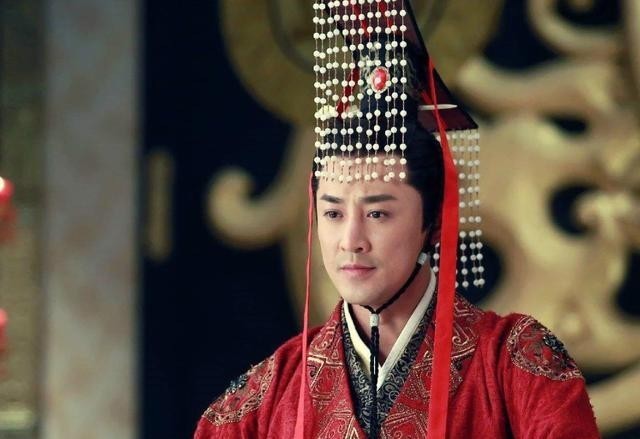 权臣|他是汉朝最大权臣，曾废立皇帝比董卓还狠，风光一世苦了后代