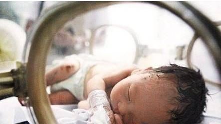 痛哭|女子未婚先孕，婆家以为跑不掉不愿给彩礼，孩子出生后婆家人痛哭