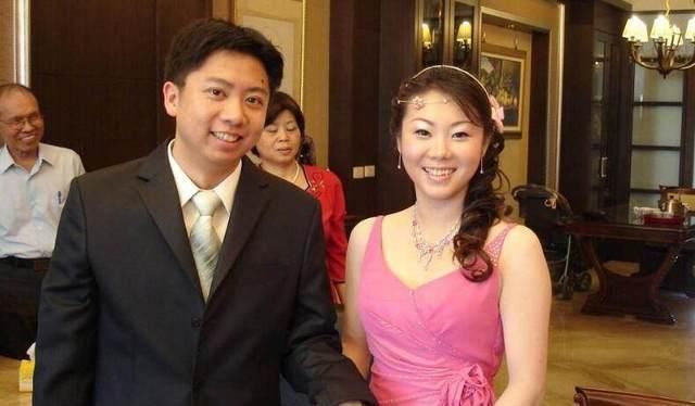 离开|妹妹订婚宴上，她未来婆婆的一个举动，父亲却耷拉着脸先行离开