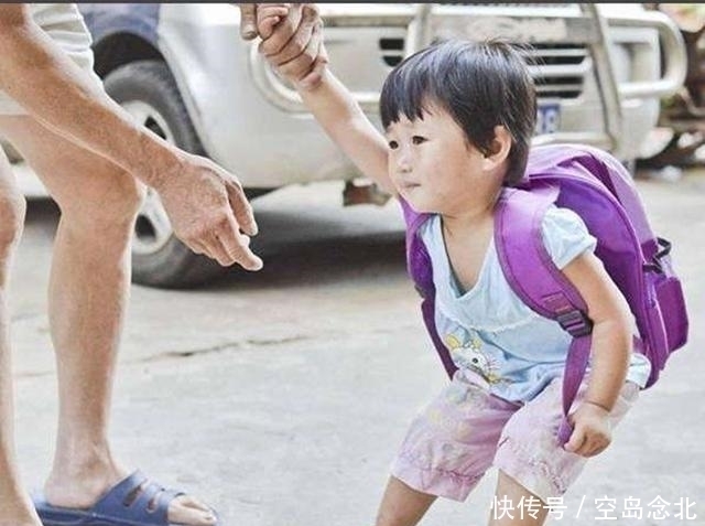 小男孩|人贩子的新招,家长必须跟孩子说清楚,真让人防不胜防