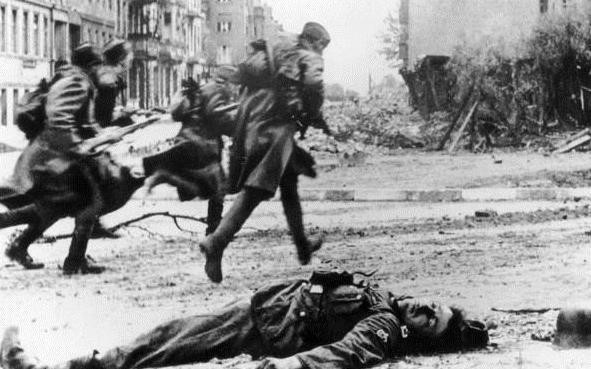 大元帅|攻克柏林的背后:盟国角逐,苏联抢先,苏军三大元帅争夺荣誉之战