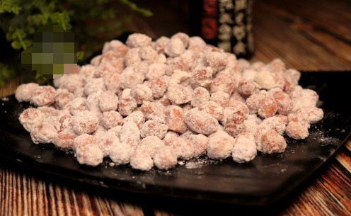 吃法|天冷花生米别再油炸了,教你一个新吃法,10分钟出锅,好吃嘎嘣脆