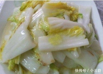 饭店|炒白菜不要油一热就下锅,多加“这一步”,比饭店炒的还好吃