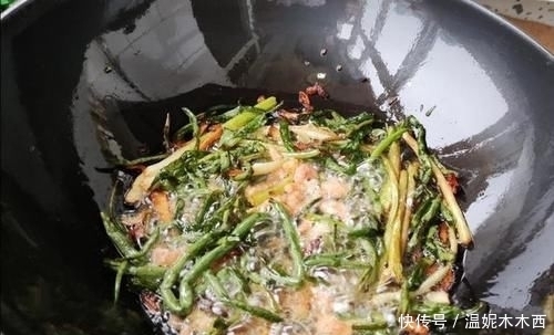 黄瓜|一碗葱油两碗面,简单一拌唇齿留香,黄瓜丝搭配,健康营养吃不够