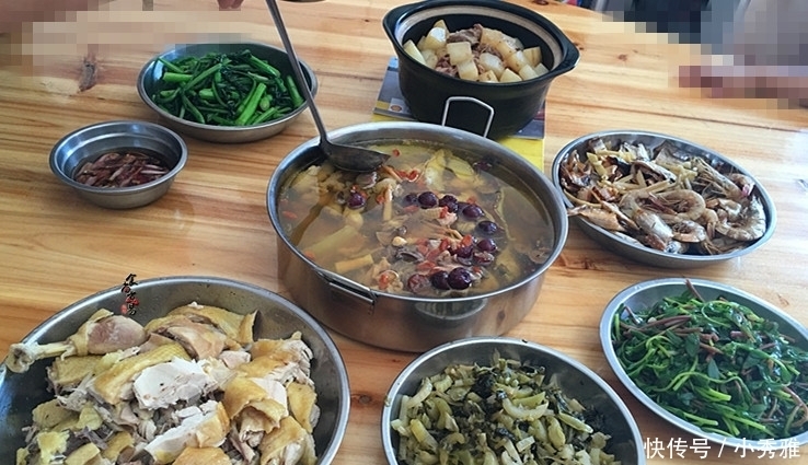 盛情难却|姐姐家请吃饭,姐夫下厨做了一桌客家菜,又吃又拿盛情难却!