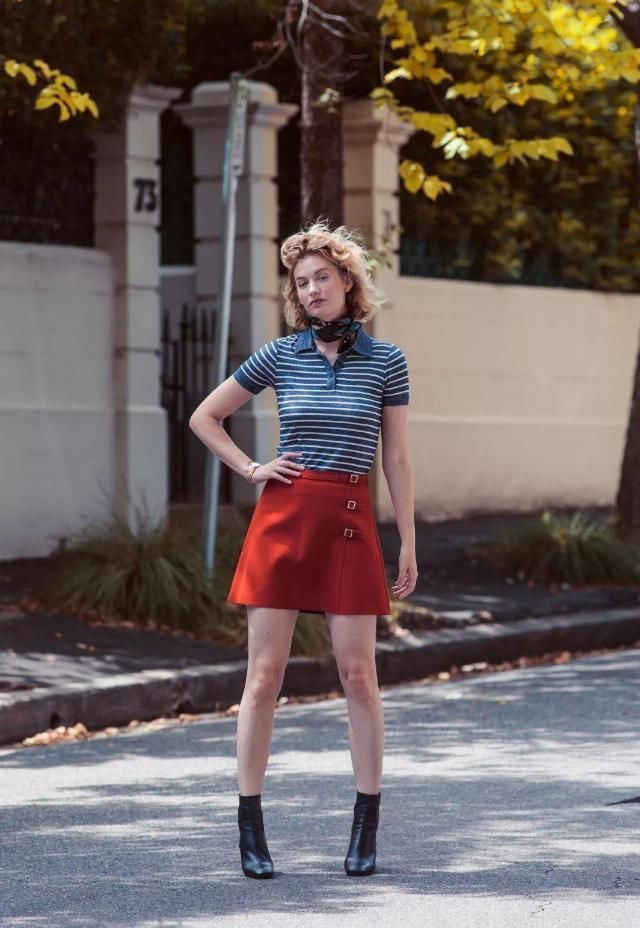 今夏|别再穿T恤了,今夏超流行的“短袖”长这样