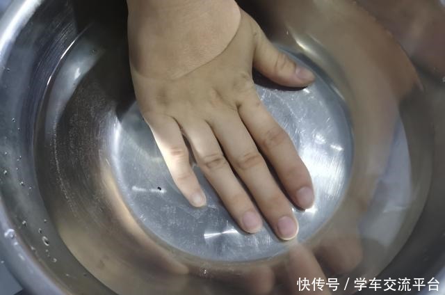 用酵母来发酵面粉|蒸馒头面粉与酵母的比例,可不可以放白糖面点师来教你怎样做