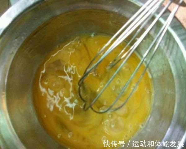 创意|鸡蛋饼做法的创意甜品,画一画煎一煎,轻松解锁双色蕾丝蛋卷