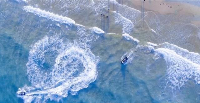  成功|王一博踢馆《夏日冲浪店》，首次挑战便成功，这次热搜实至名归