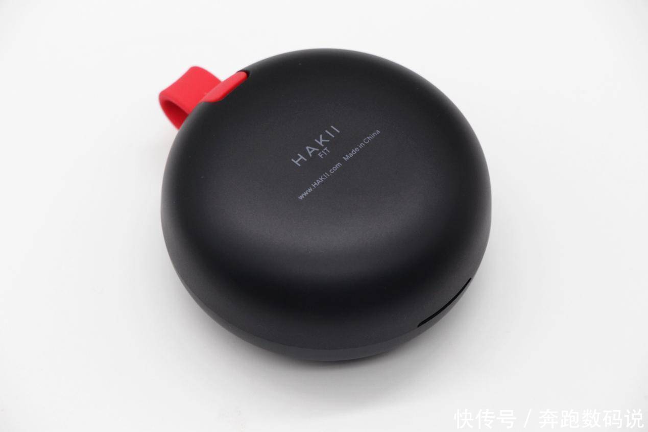充电仓|运动达人必备：多种佩戴方式于一身，HAKII无线蓝牙耳机评测