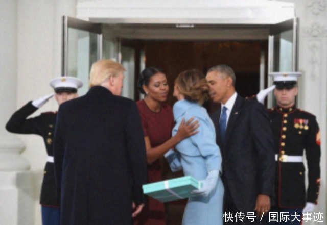 奥巴马|梅拉尼娅见米歇尔“热脸贴冷屁股”?主动送见面礼,米歇尔却嫌弃