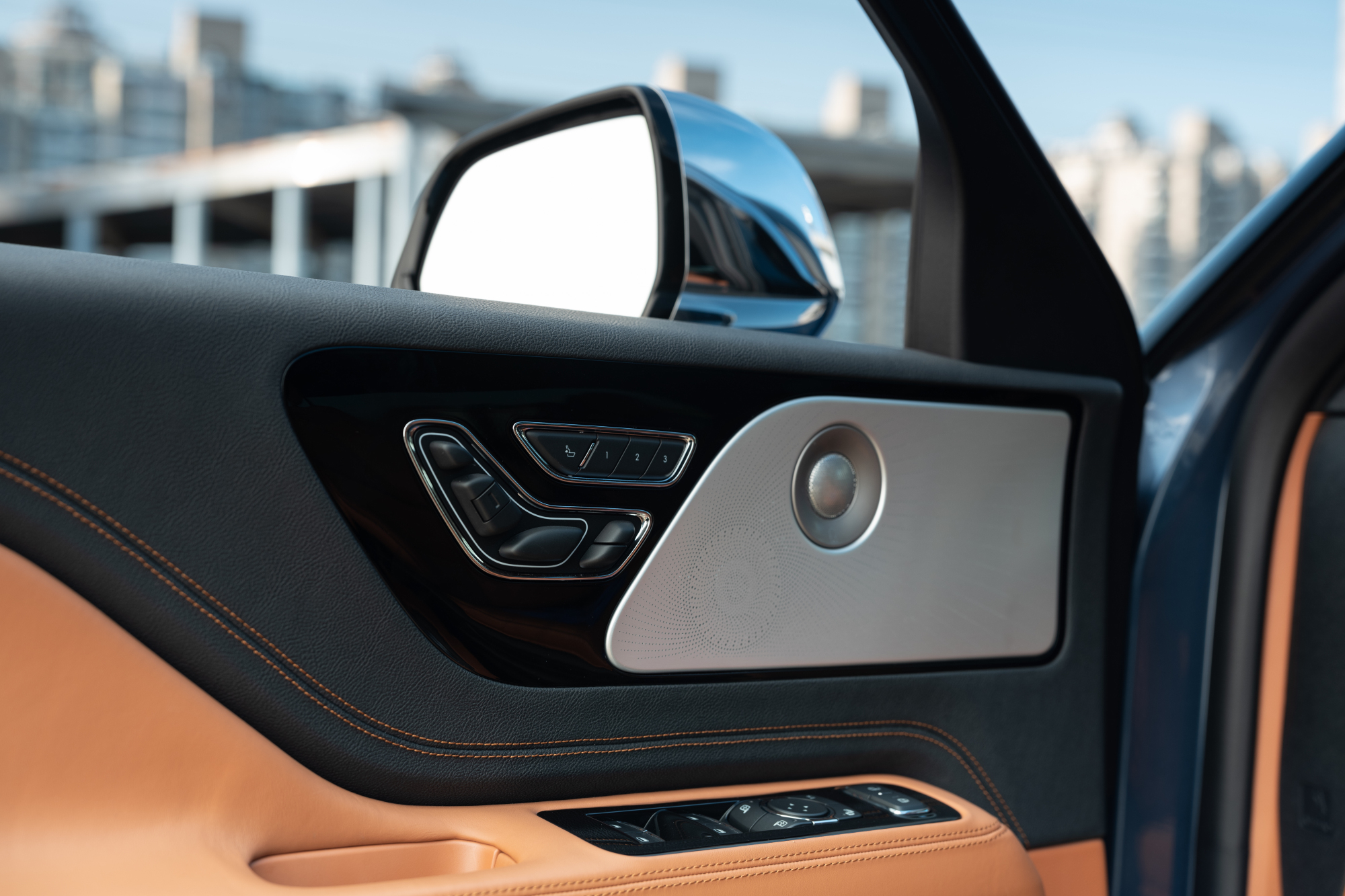 长轴距|一家人出行新选择,3025mm超长轴距,2022mm宽体车身,50.98w起