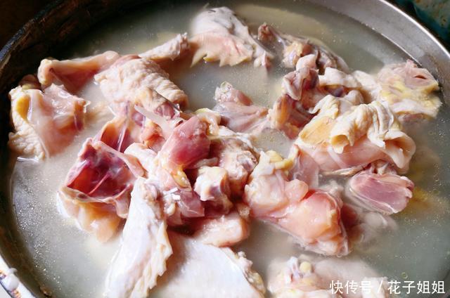  乌脚鸡|中伏，天热湿气重，这两搭配好下饭，鲜香不腥味道赞，做法也不难