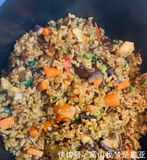 鸡肉|一家三口的午饭,在朋友圈火爆了,一锅饭上桌,点赞蹭蹭涨,下饭