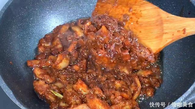 夏天|夏天来了,面条就得这样吃,简单一拌,比凉面还好吃,太香了