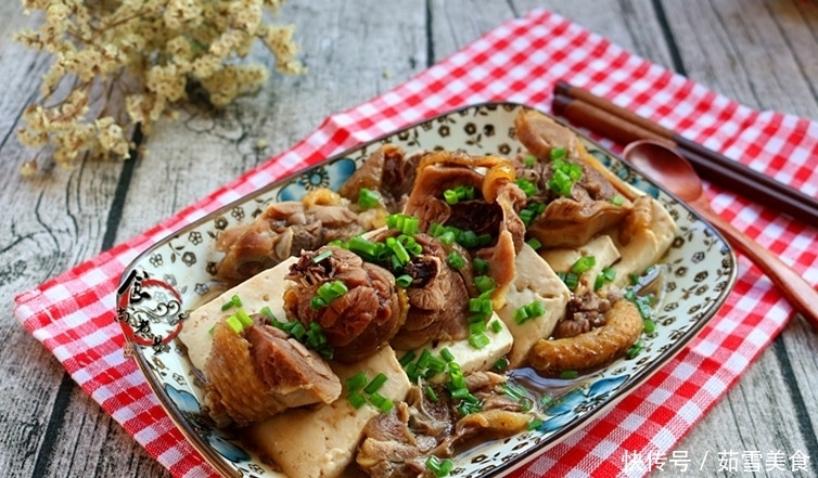 营养|豆腐此做法,很多人不懂,蒸一蒸香嫩营养,荤素搭配很下饭