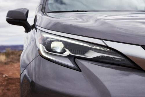 漂亮|进口丰田塞纳到港!2020款高配3.5L四驱,5米车身比GL8还漂亮