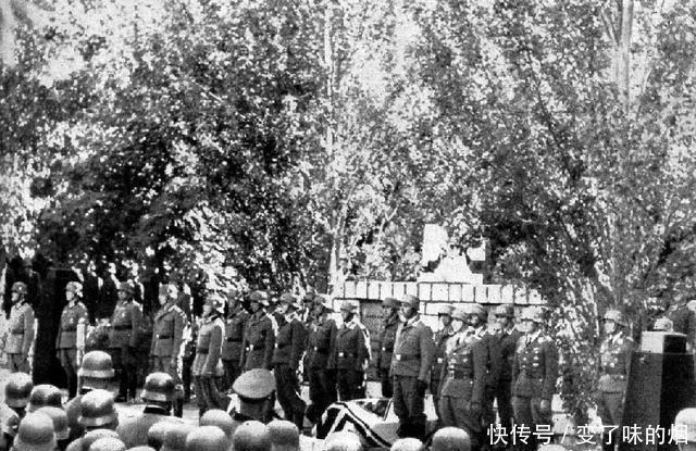 坐飞机|老照片二战德军上将坐飞机视察,迫降在苏军雷区,阵亡