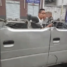 搞笑|搞笑GIF：聚会都让手机搞成什么样了，好心疼大姐