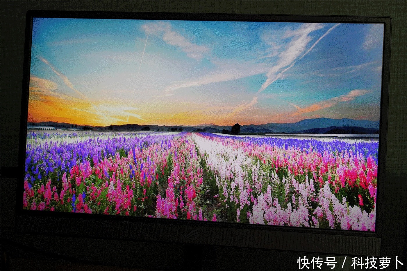 全球|全球首款240Hz+3ms电竞便携显示器,ROG XG17AHP评测