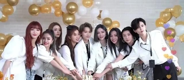 618超拼之夜|同样是在水中跳热舞,为啥王一博获好评,THE9遭吐槽?