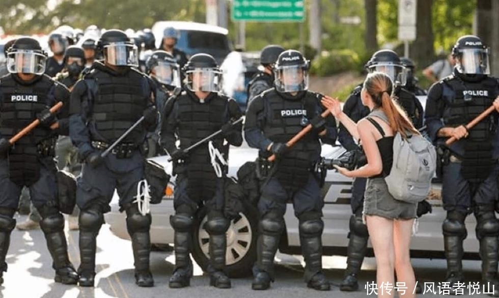 特种部队|美警察装备有多好?23年花费军方72亿美元,专家:以为是特种部队