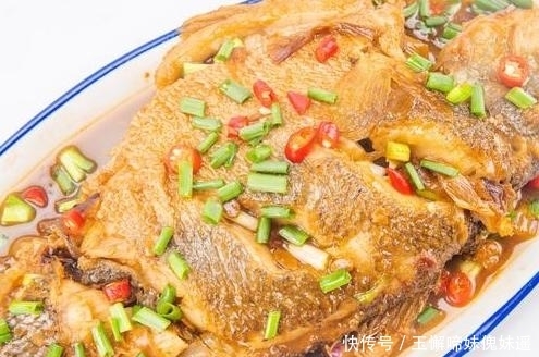 炖鱼的时|炖鱼时,别再放料酒去腥了,教你正确做法,鱼肉鲜嫩无腥味