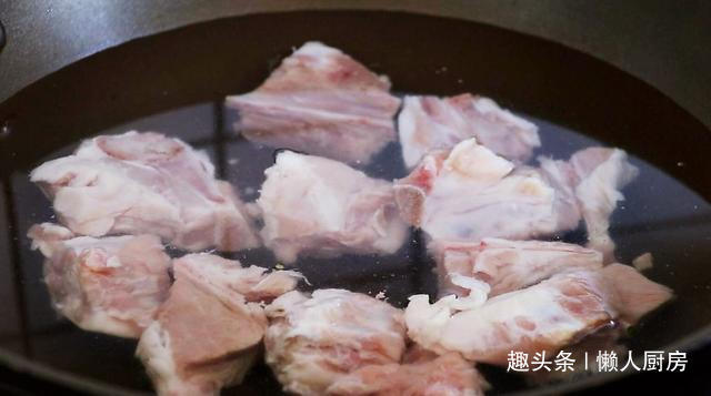  辣酱|想吃肉了，做了一道土豆炖排骨，配上韩式辣酱，太下饭了