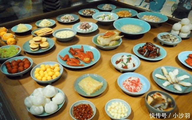 够吃|第一次去南方, 6人要8个菜, 点菜时老板说够吃, 上菜后我们哭了