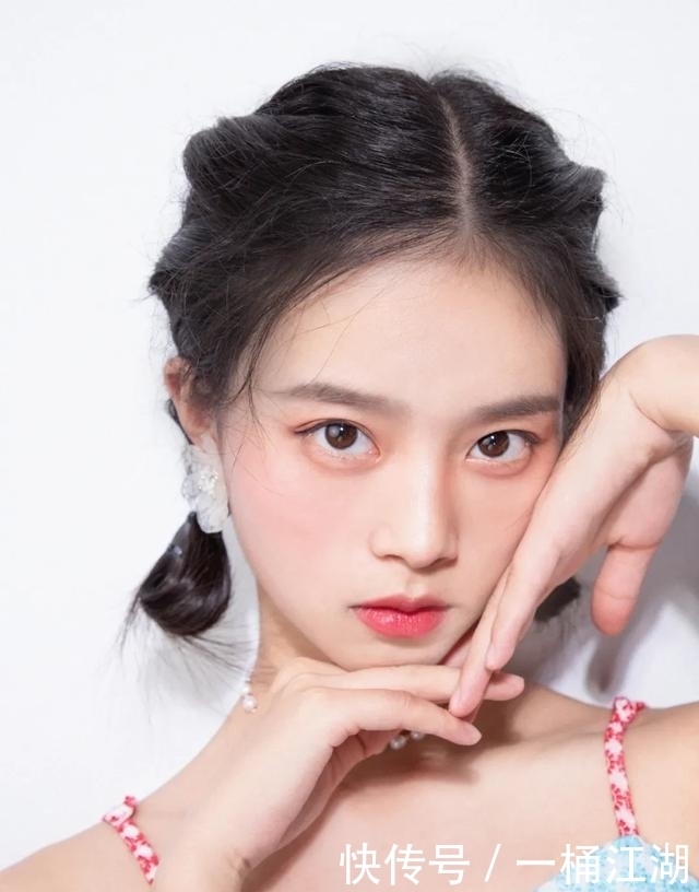 侧边编发|今夏最火的6款扎发,谁扎谁好看