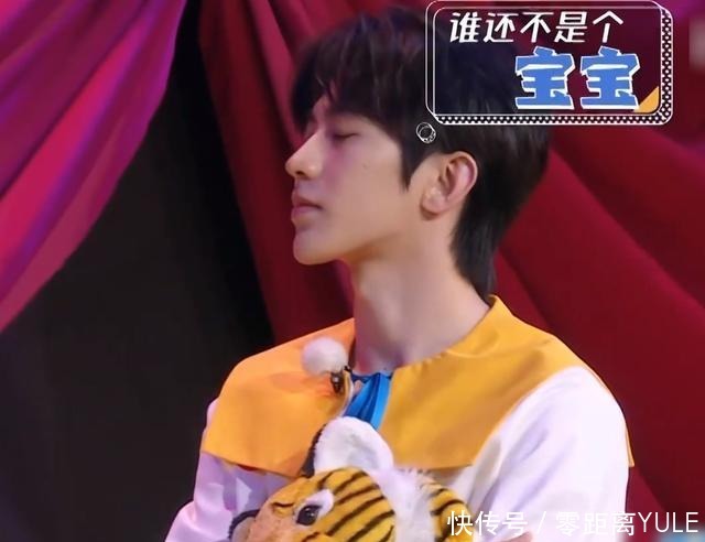 关注|吴谨言掉进玩具堆,当众人都在围观时,我却关注到“奶葵”蔡徐坤