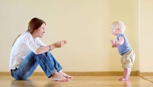 父母|腿型不好看的孩子,除了遗传还有2个原因,很多父母都不知道