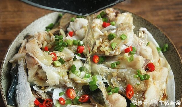 蒸鱼头|这菜简单一蒸就好,春天我常做给孩子吃,鲜到流口水,营养又美味