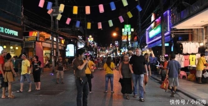 脸色|泰国夜市一碗价值200块的龙虾面好便宜, 端上桌子来脸色都变了