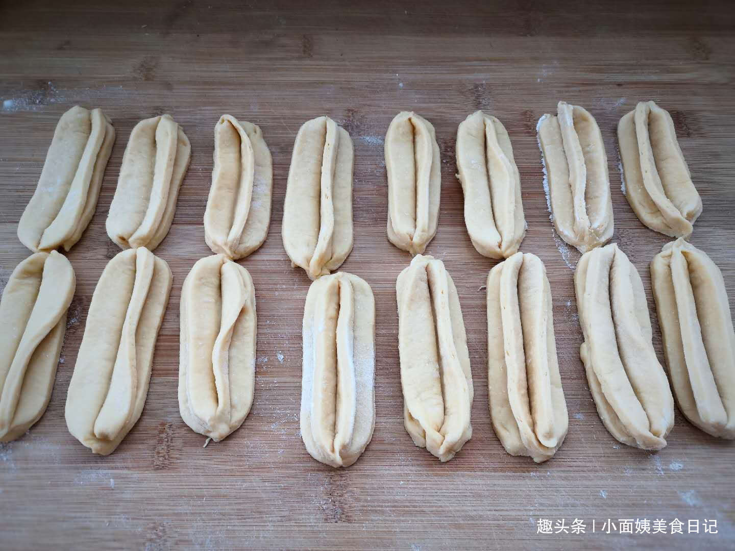  全错|炸油条用泡打粉、小苏打全错，油条店老板教你正确做法，金黄酥脆