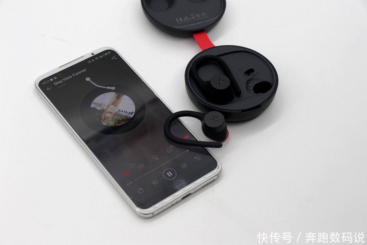 充电仓|运动达人必备：多种佩戴方式于一身，HAKII无线蓝牙耳机评测
