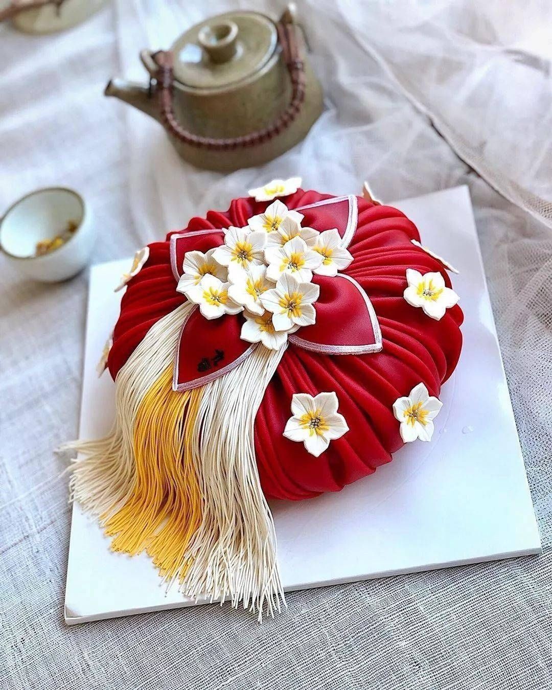 包袱蛋糕|脑洞太大韩国小姐姐晒神秘蛋糕,引百万粉丝每天催更太美了,每一张都让我流口水…