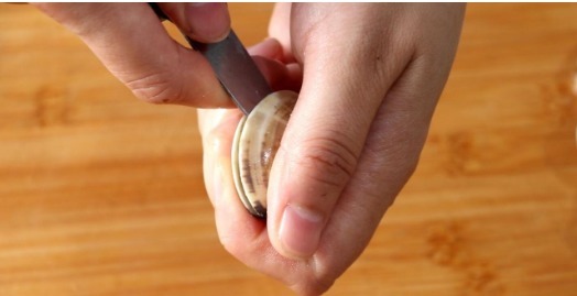 搅拌均匀|这是芋头汤的做法,与小海鲜巧妙搭配,太好喝了,鲜上加鲜