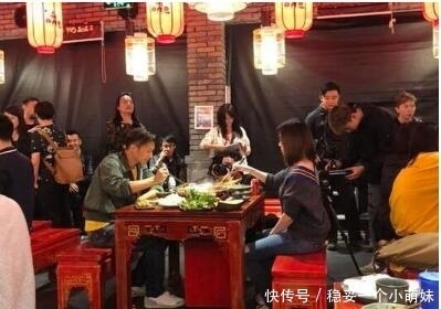 谢霆锋|谢霆锋张靓颖同时现身,火锅店火了,网友:天后知道吗?